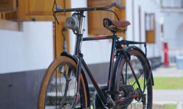 A Guide to Renting a Car, Motorbike, and Sailboat  in Greece